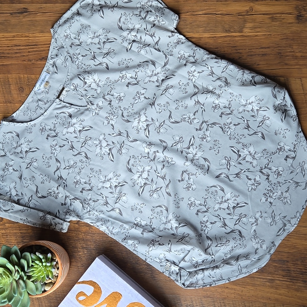 Calvin Klein Light Gray Floral Blouse Small